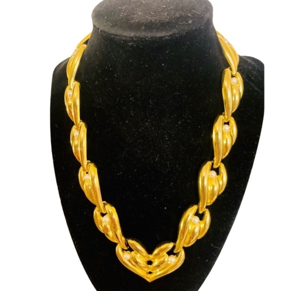 Jewelry - Vintage Gold Tone Link Necklace with Faux Pearls and Heart